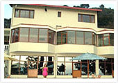 Hotel Surya Rock Rose Resort, Kasauli